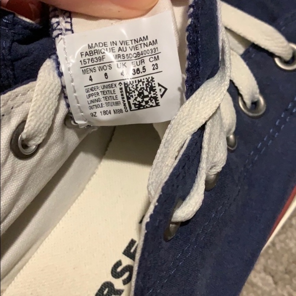 Converse - Picture 3 of 4
